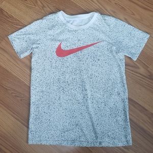 Boys M Nike white gray spotted dri-fit tee shirt